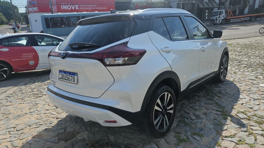 kicks 1.6 exclusive4