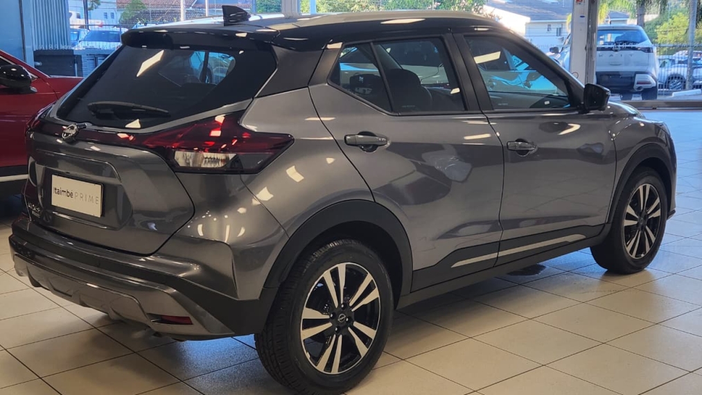 kicks 1.6 exclusive3