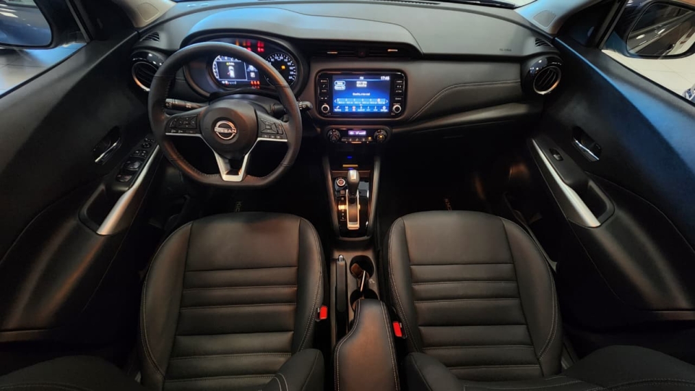 kicks 1.6 exclusive6