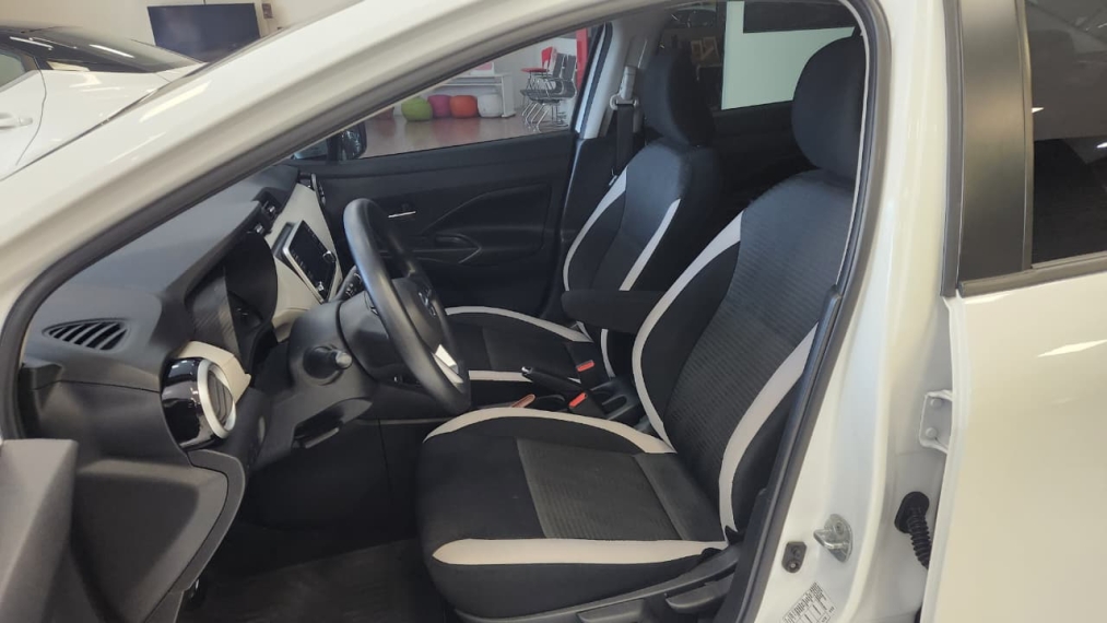 nissan versa 1.6 advance5