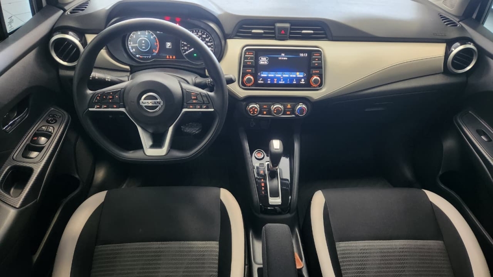 nissan versa 1.6 advance4