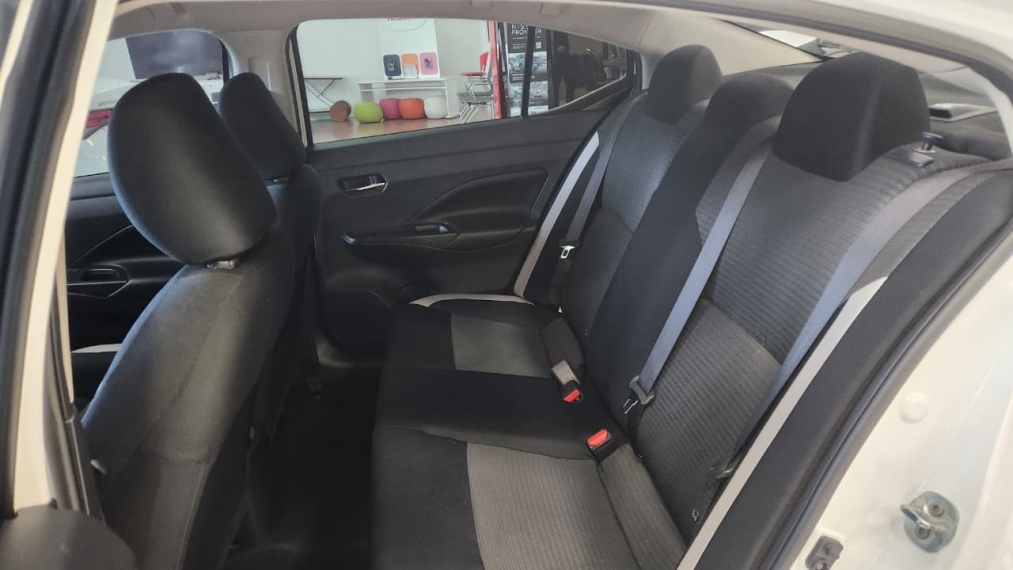 nissan versa 1.6 advance7