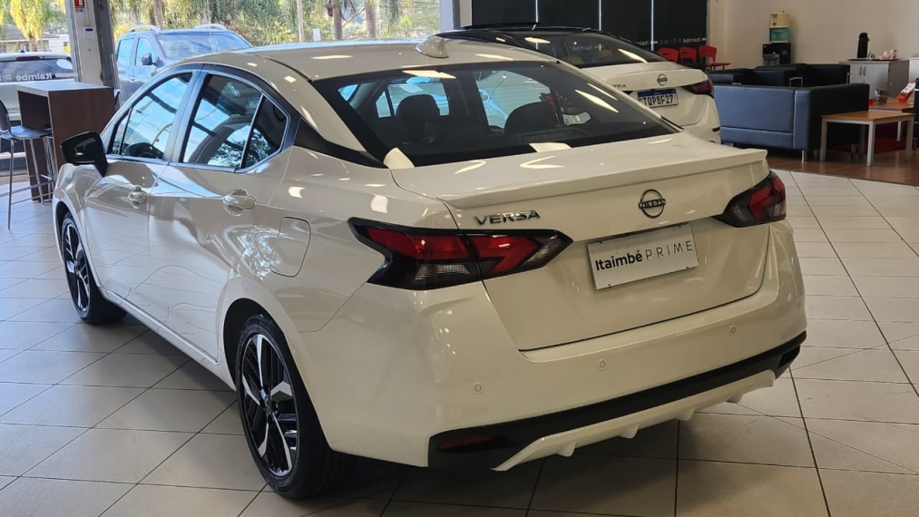 nissan versa 1.6 exclusive2