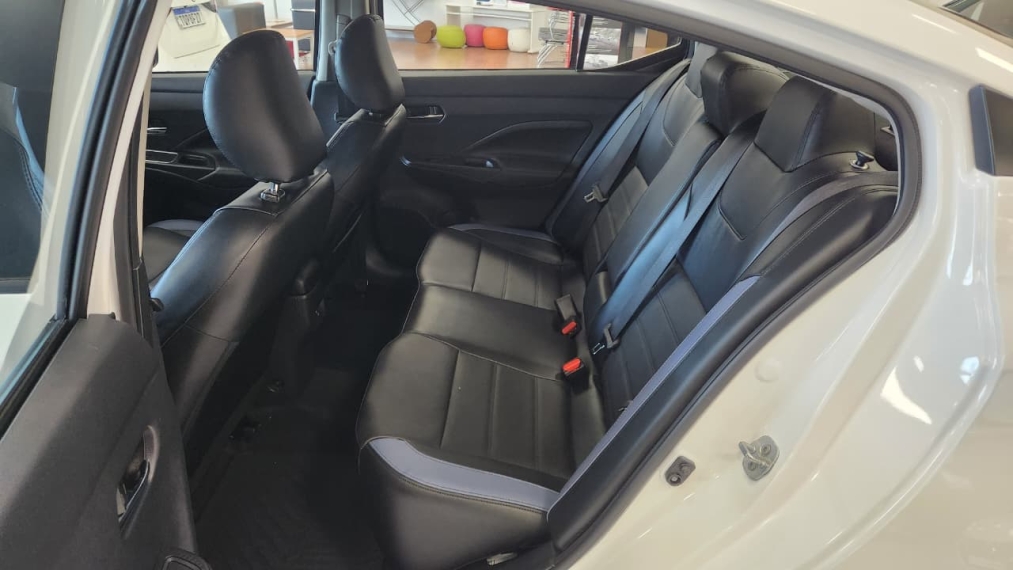nissan versa 1.6 exclusive7