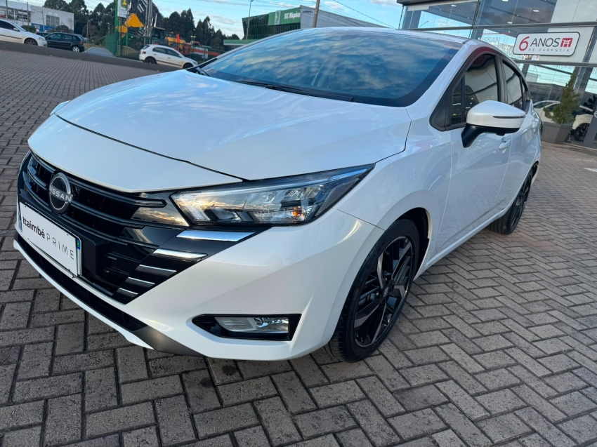 nissan versa 1.6  exclusive3