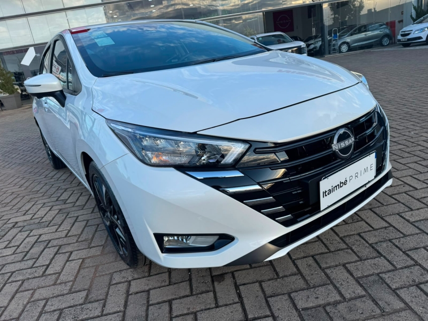 nissan versa 1.6  exclusive1
