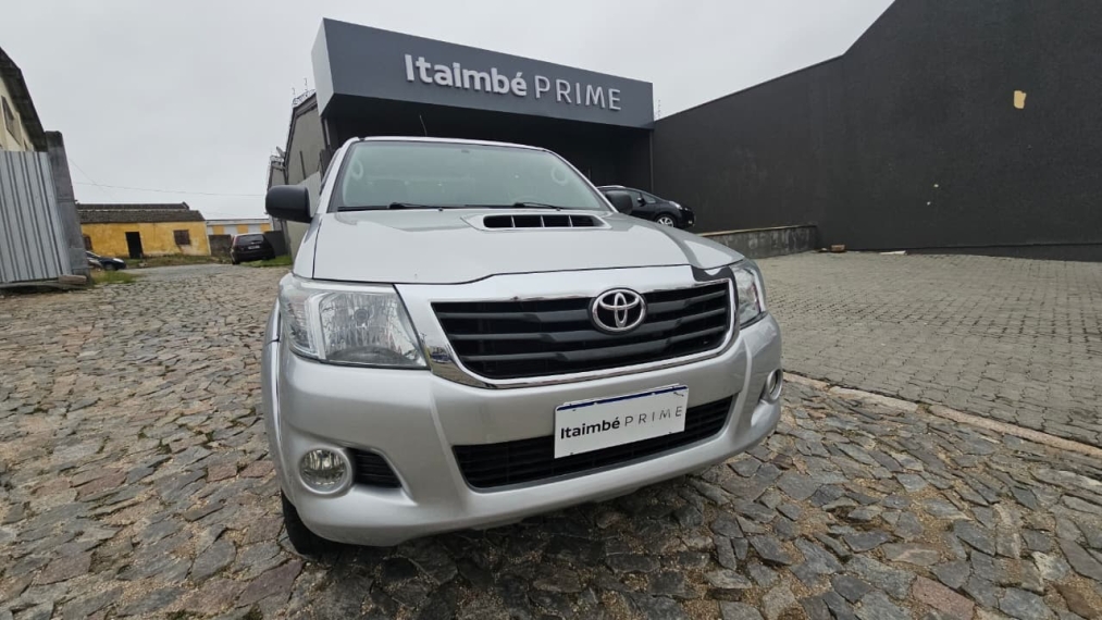 hilux 3.0 std diesel manual