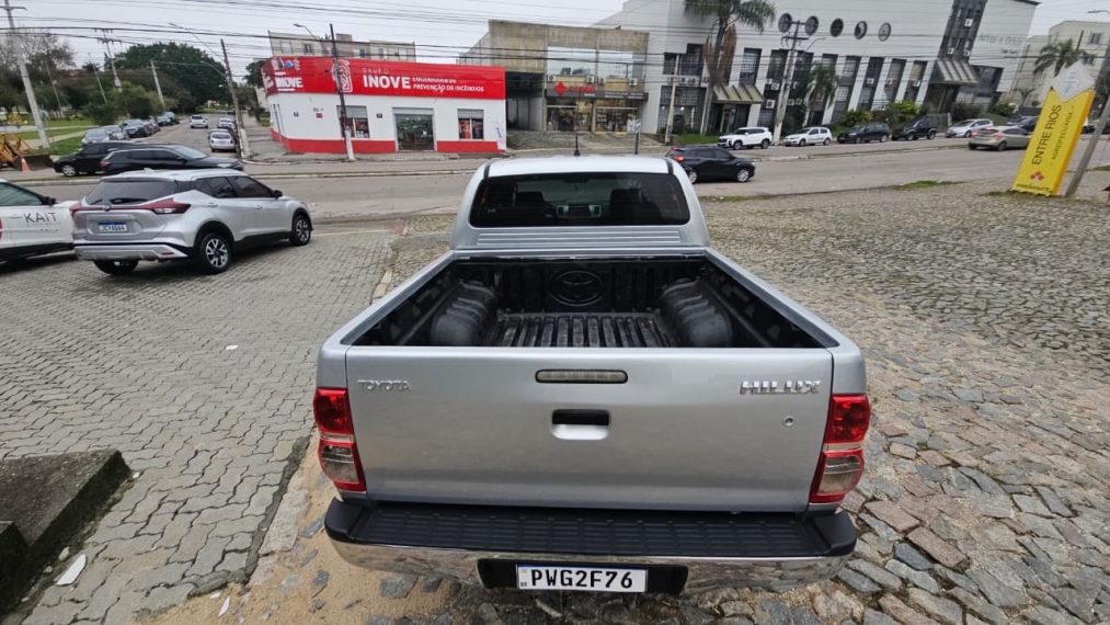 hilux 3.0 std diesel manual5