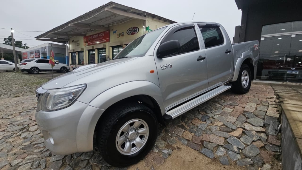 hilux 3.0 std diesel manual2
