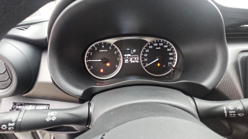 nissan kicks 1.6 sense8