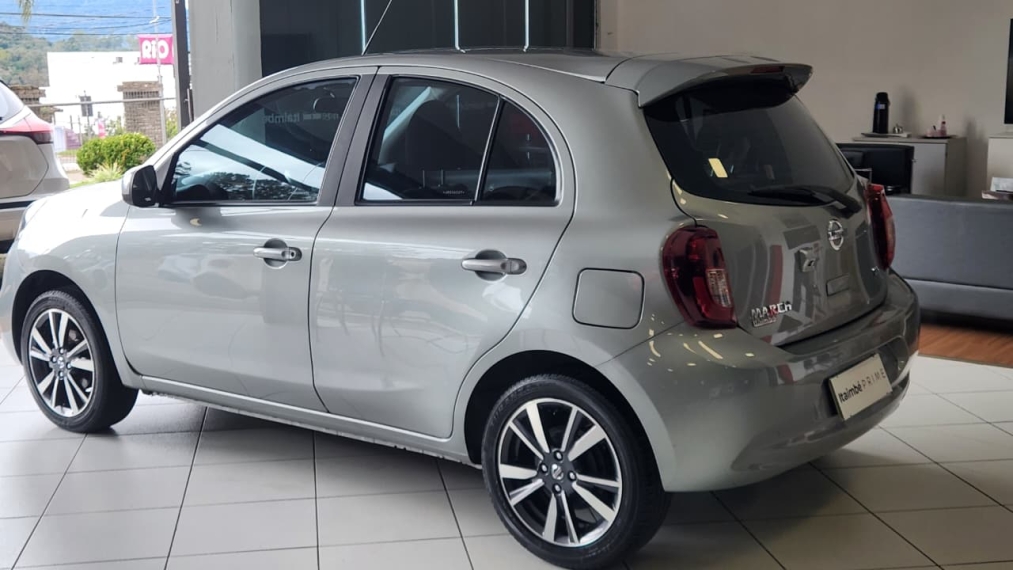 nissan march 1.6 sl2