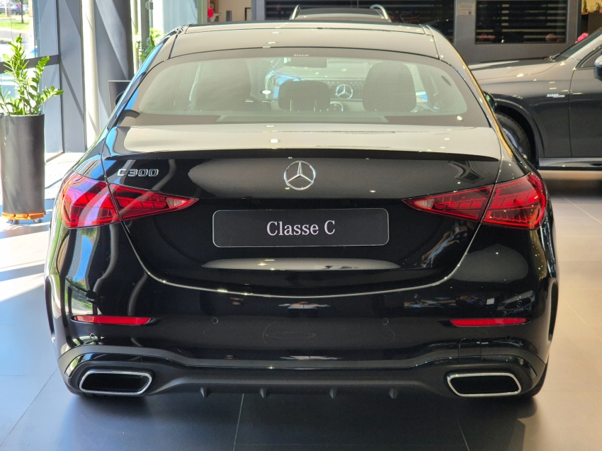 mercedes-benz c 300 2.0 eq boost hibrido amg line 9g-tronic 4p automatico 2025