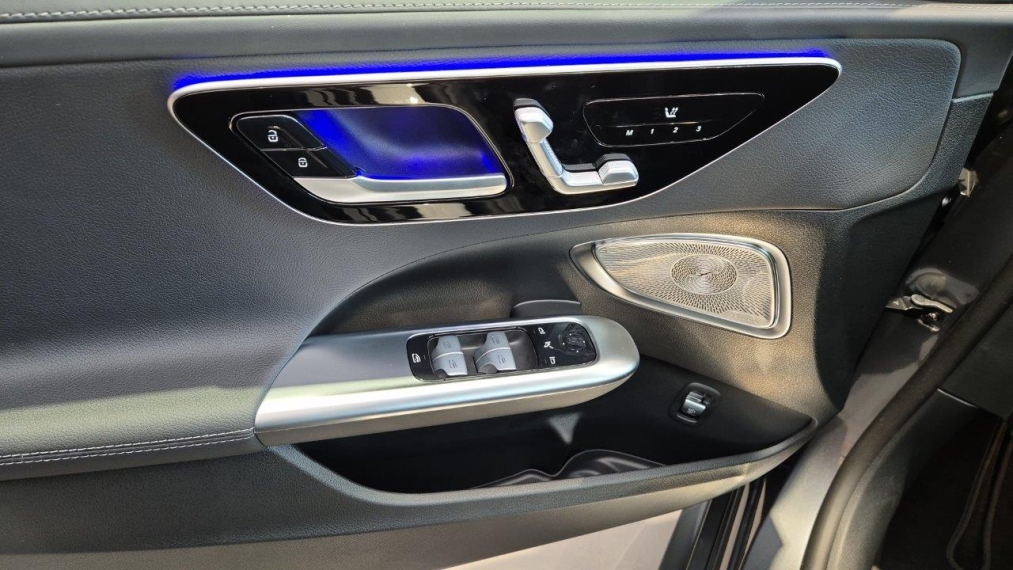 mercedes-benz c 300 2.0 eq boost hibrido amg line 9g-tronic 4p automatico 2025