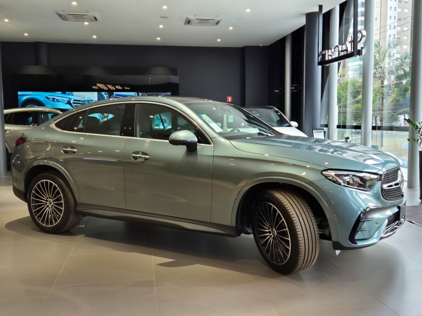 mercedes-benz glc 300 2.0 mhev amg line coupe 4matic 9g-tronic hibrido 4p automatico 2026