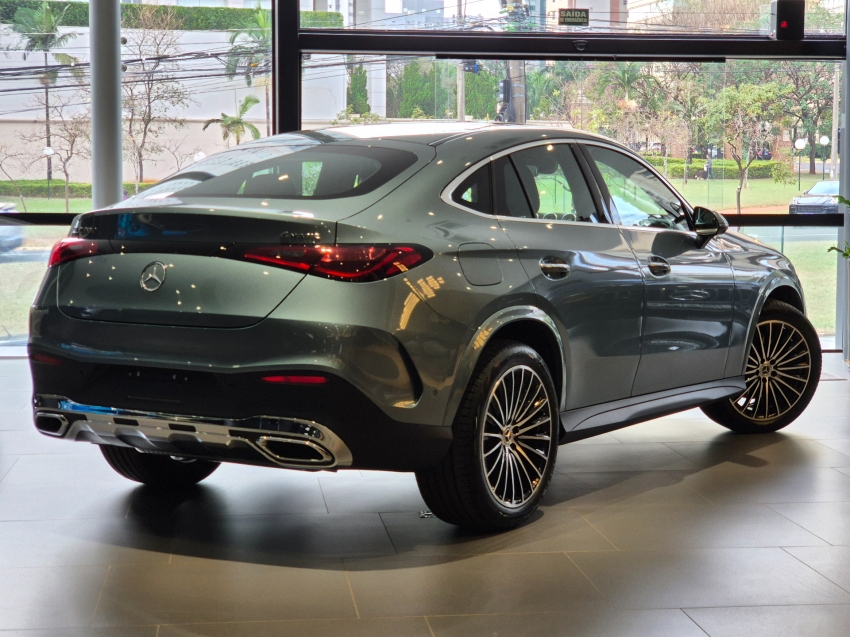 mercedes-benz glc 300 2.0 mhev amg line coupe 4matic 9g-tronic hibrido 4p automatico 2026