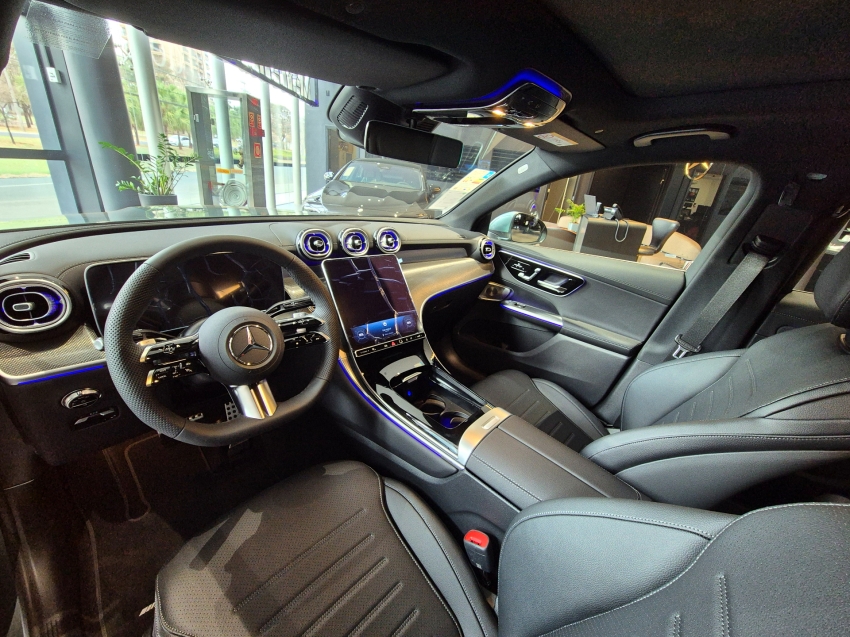 mercedes-benz glc 300 2.0 mhev amg line coupe 4matic 9g-tronic hibrido 4p automatico 2026