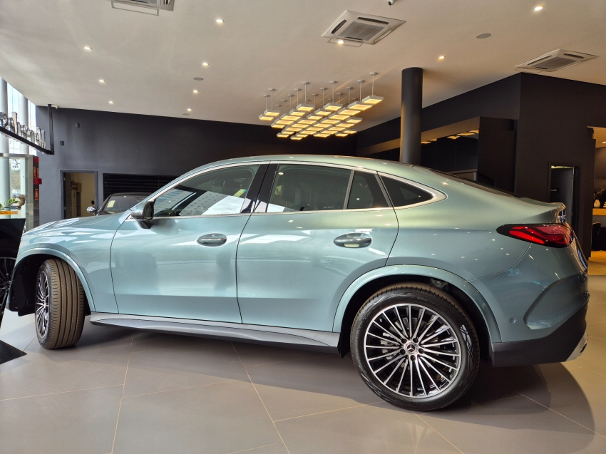 mercedes-benz glc 300 2.0 mhev amg line coupe 4matic 9g-tronic hibrido 4p automatico 2026