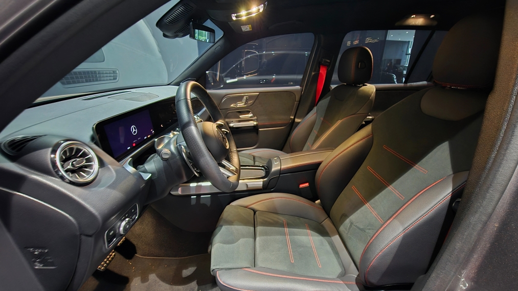 mercedes-benz glb 35 amg 2.0 mhev 4matic speedshift hibrido 4p automatico 20254