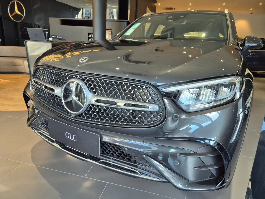 mercedes-benz glc 300 2.0 mhev amg line 4matic 9g-tronic hibrido 4p automatico 20261