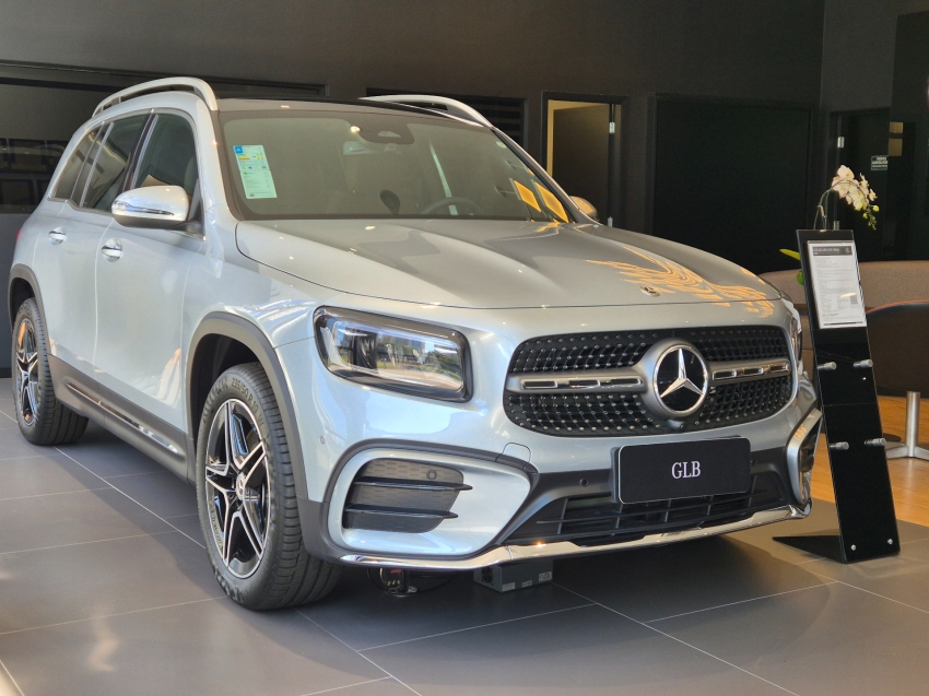 mercedes-benz glb 220 2.0 mhev amg line 4matic 8g-dct hibrido 4p automatico 20262