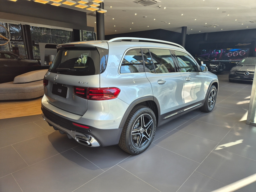 mercedes-benz glb 220 2.0 mhev amg line 4matic 8g-dct hibrido 4p automatico 20261