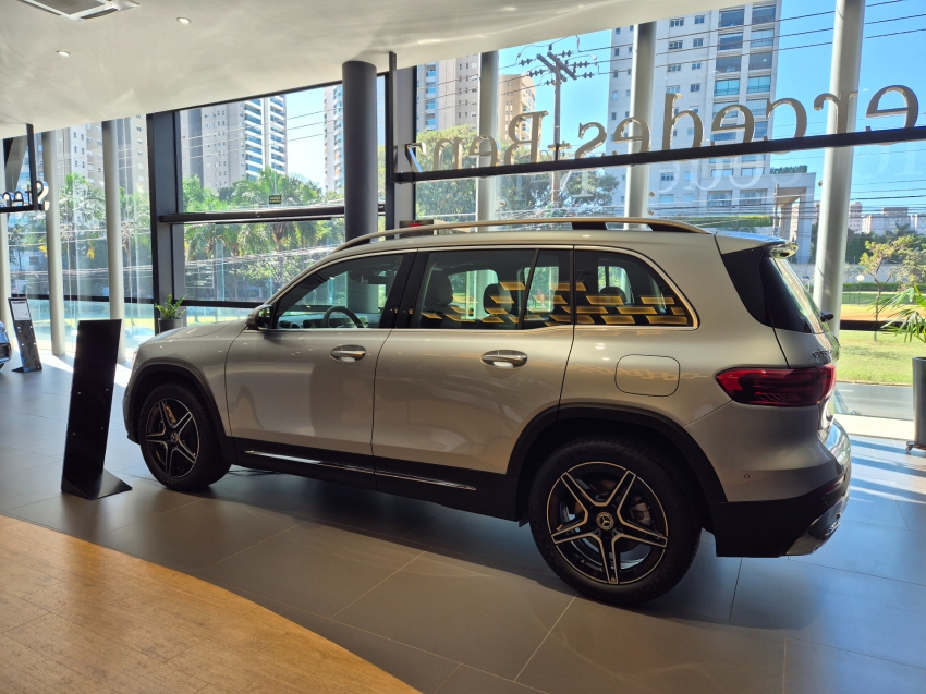 mercedes-benz glb 220 2.0 mhev amg line 4matic 8g-dct hibrido 4p automatico 20263