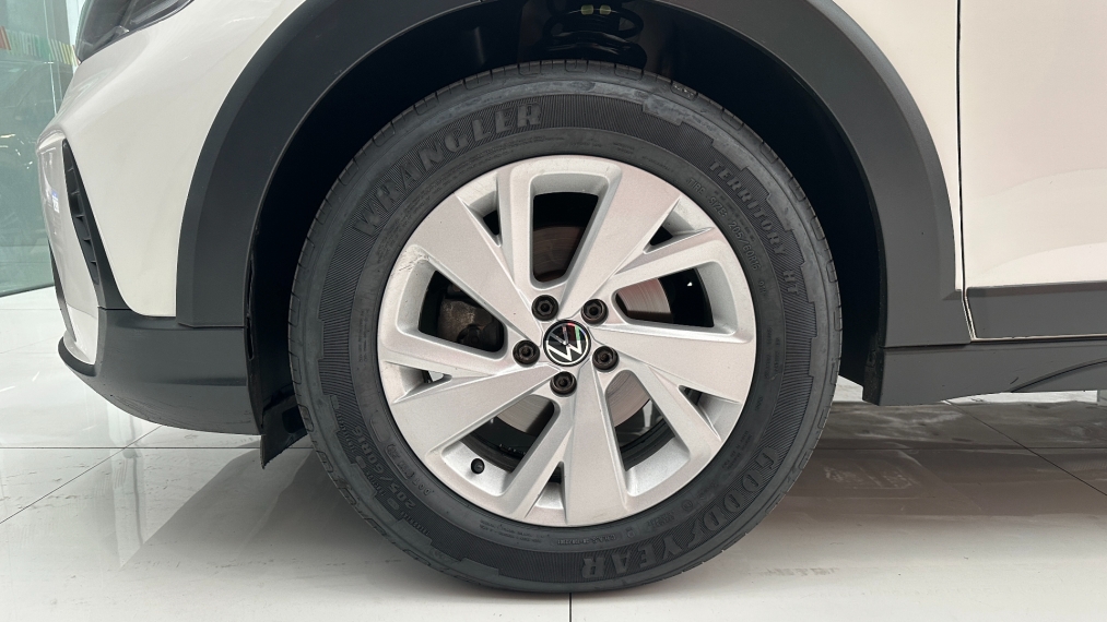 volkswagen nivus 1.0 200 tsi total flex comfortline automatico 4p 20234