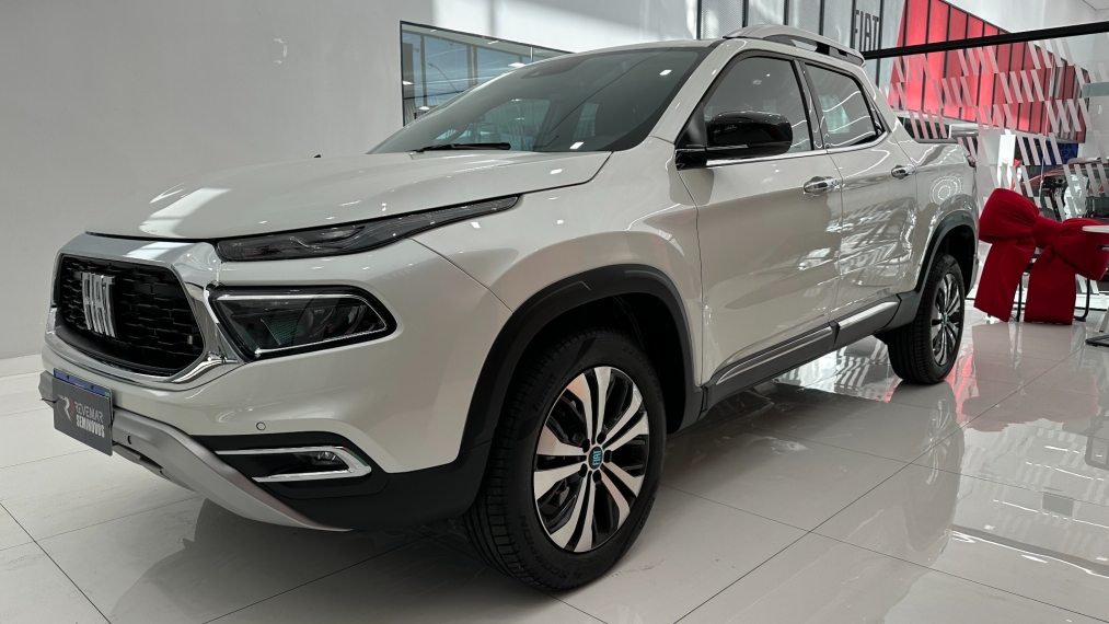 fiat toro 1.3 turbo 270 flex volcano at6 4p automatico 2025