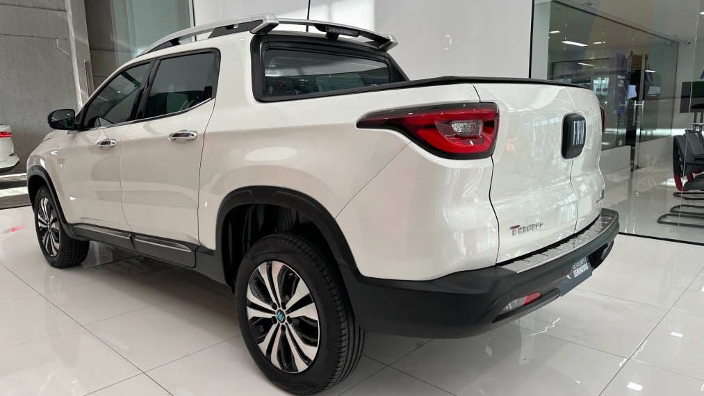 fiat toro 1.3 turbo 270 flex volcano at6 4p automatico 20251