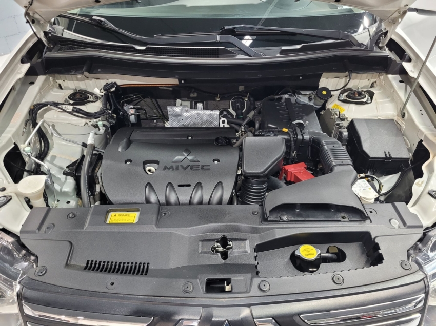 mitsubishi outlander 2.0 16v gasolina 4p automatico 2014