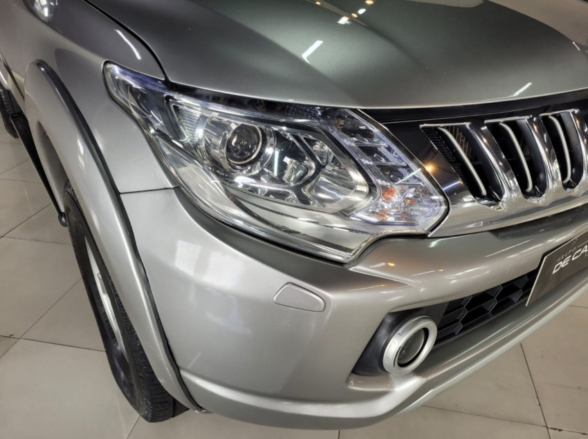 mitsubishi l200 triton 2.4 16v turbo diesel sport hpe top cd 4p 4x4 automatico 2017