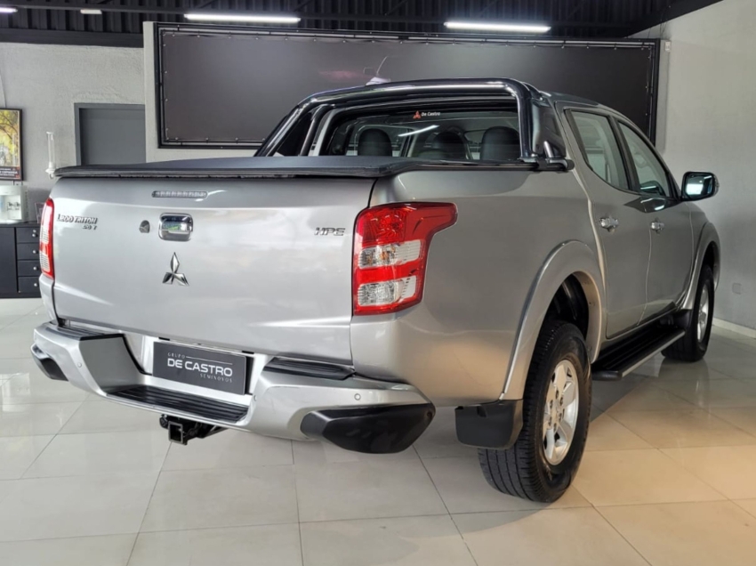 mitsubishi l200 triton 2.4 16v turbo diesel sport hpe top cd 4p 4x4 automatico 2017