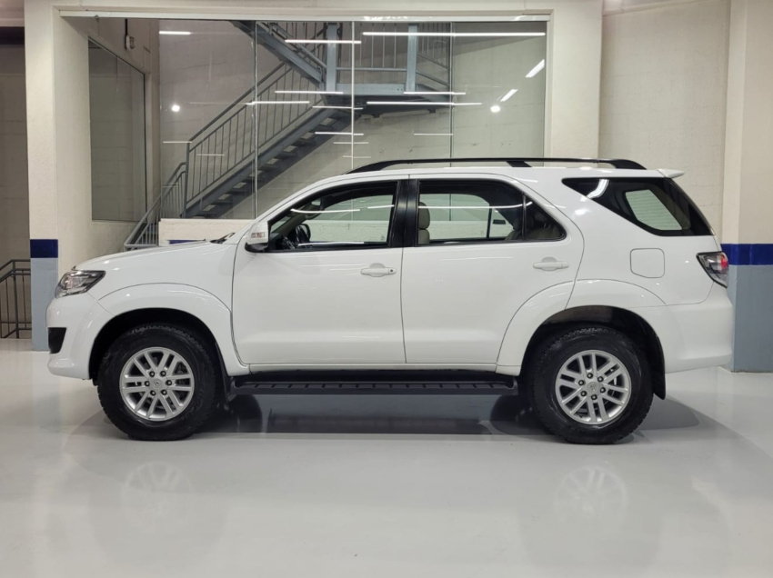 toyota hilux sw4 2.7 sr 4x2 16v flex 4p automatico 2015