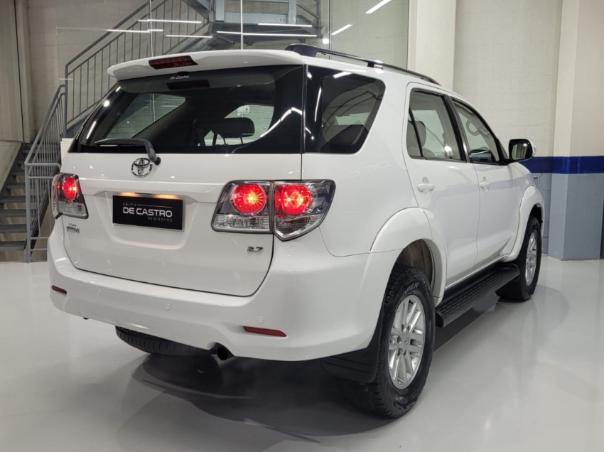 toyota hilux sw4 2.7 sr 4x2 16v flex 4p automatico 2015