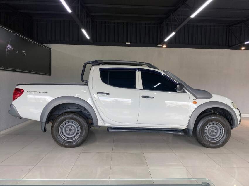 mitsubishi l200 triton savana