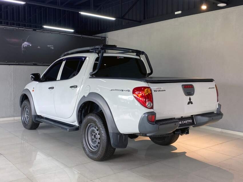 mitsubishi l200 triton savana