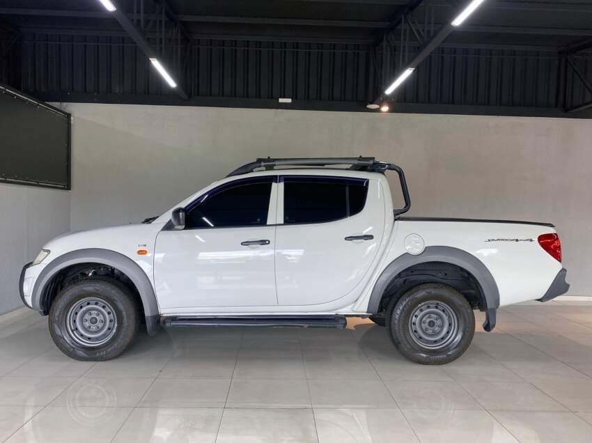 mitsubishi l200 triton savana