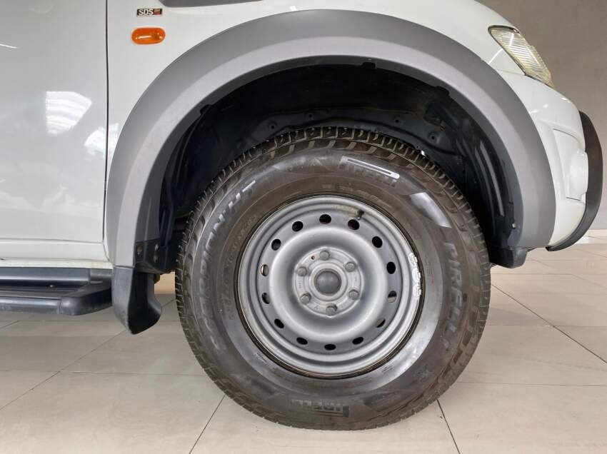 mitsubishi l200 triton savana