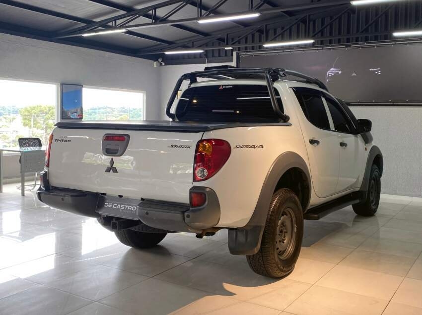 mitsubishi l200 triton savana