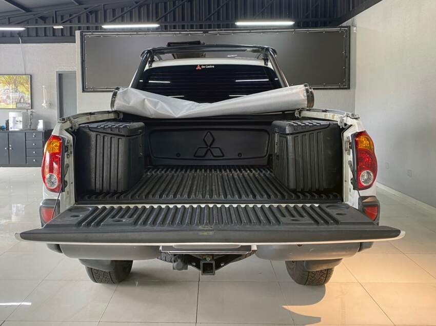mitsubishi l200 triton savana
