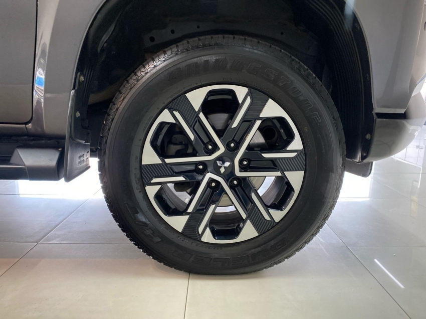 mitsubishi l200 triton sport hpe s