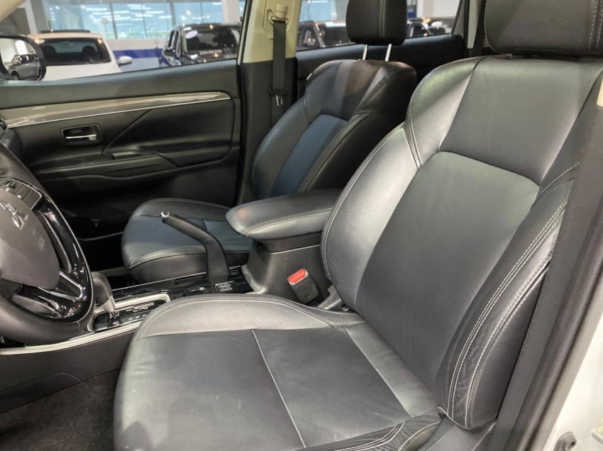 mitsubishi outlander hpe