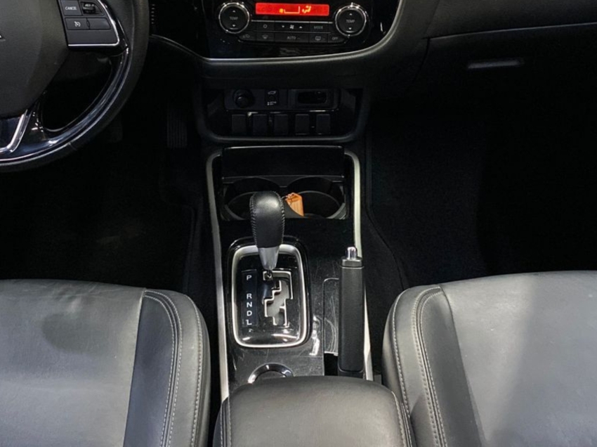 mitsubishi outlander hpe