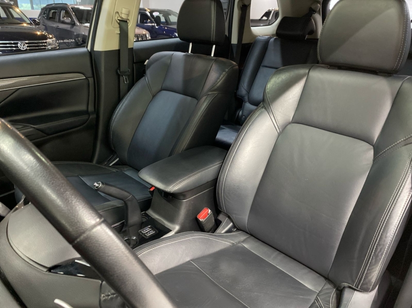 mitsubishi outlander hpe