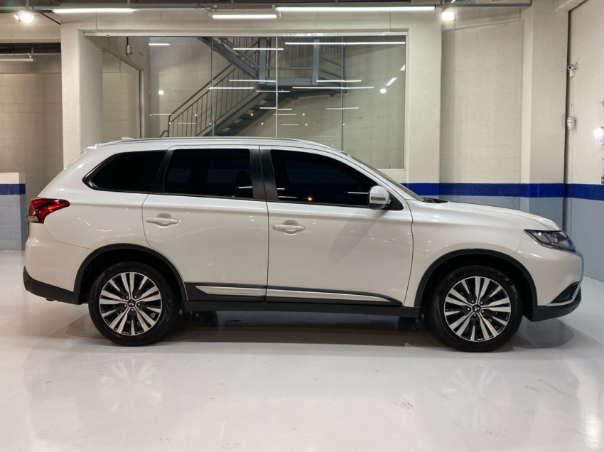 mitsubishi outlander hpe
