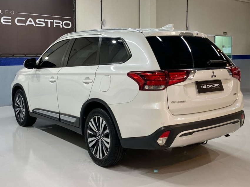 mitsubishi outlander hpe