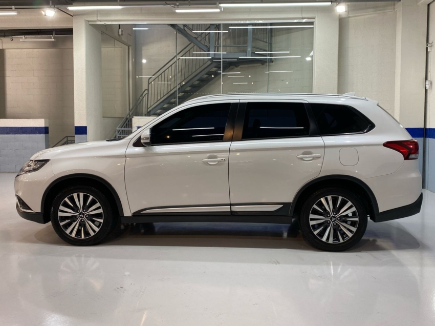 mitsubishi outlander hpe