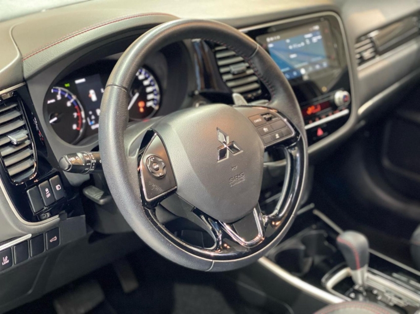 mitsubishi outlander hpe-s