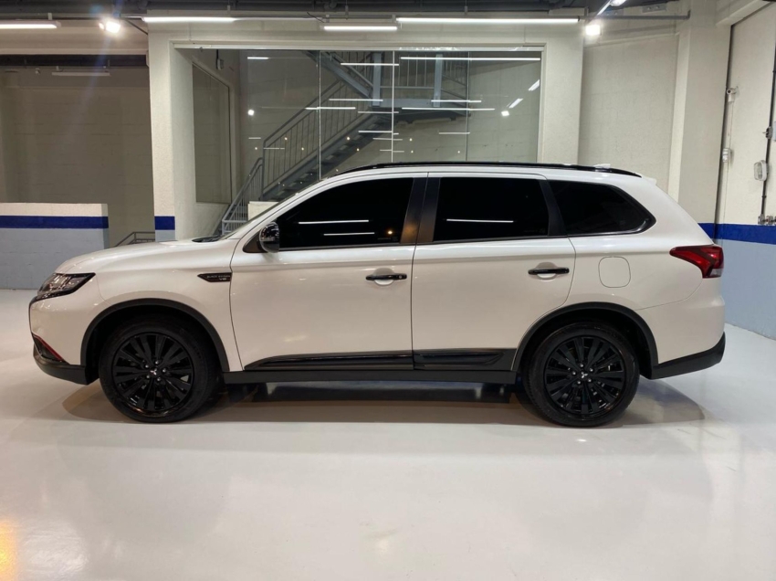 mitsubishi outlander hpe-s