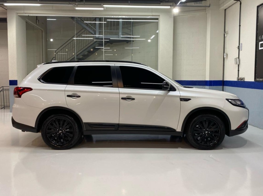 mitsubishi outlander hpe-s